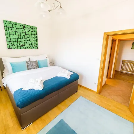 Alone 5br+3bath Penthouse In Center Of شقة براغ