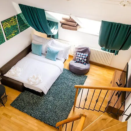 شقة Alone 5br+3bath Penthouse In Center Of *
