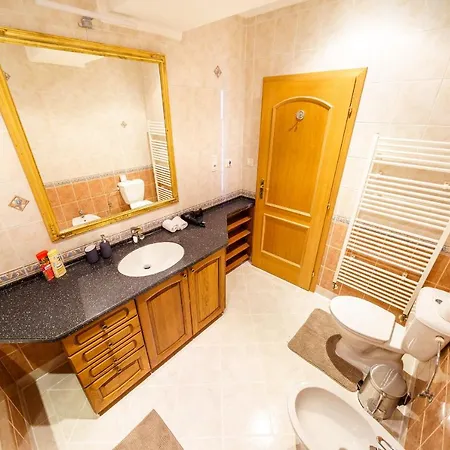 Alone 5br+3bath Penthouse In Center Of Apartmán *