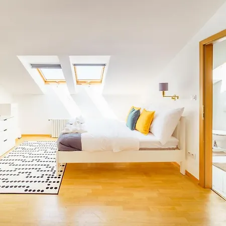 Alone 5br+3bath Penthouse In Center Of * Prague