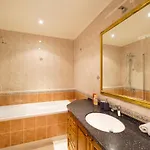 Alone 5br+3bath Penthouse In Center Of