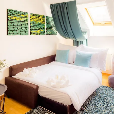 Alone 5br+3bath Penthouse In Center Of Διαμέρισμα Πράγα