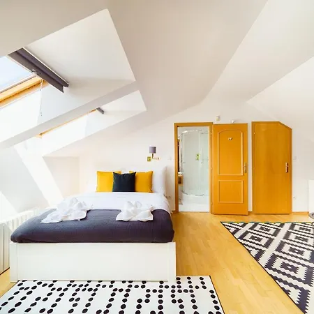 Alone 5br+3bath Penthouse In Center Of
