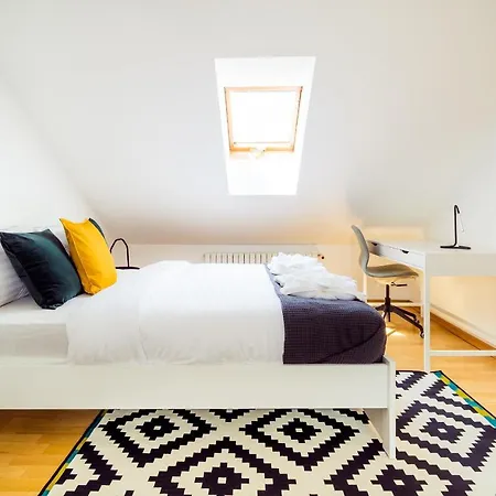 Alone 5br+3bath Penthouse In Center Of Πράγα