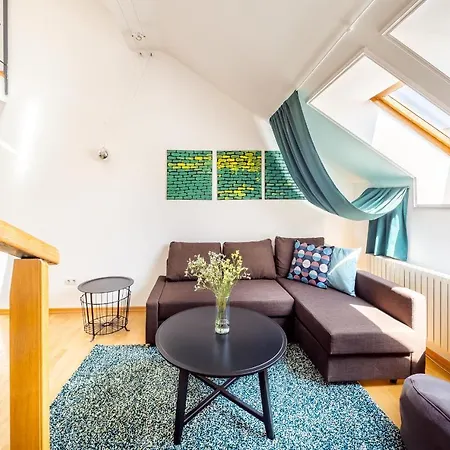 Alone 5br+3bath Penthouse In Center Of Πράγα
