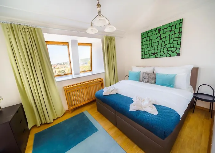 Alone 5br+3bath Penthouse In Center Of Praha