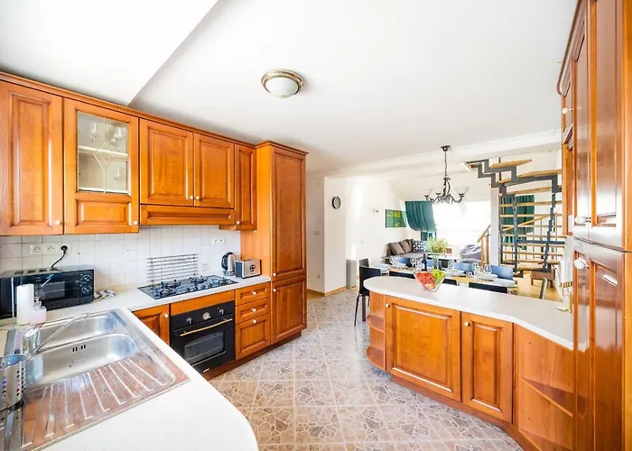 Alone 5br+3bath Penthouse In Center Of Apartmán *