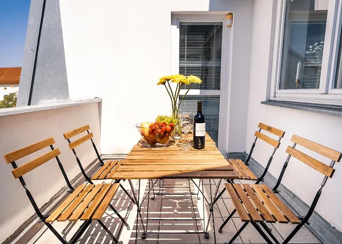 Alone 5br+3bath Penthouse In Center Of *